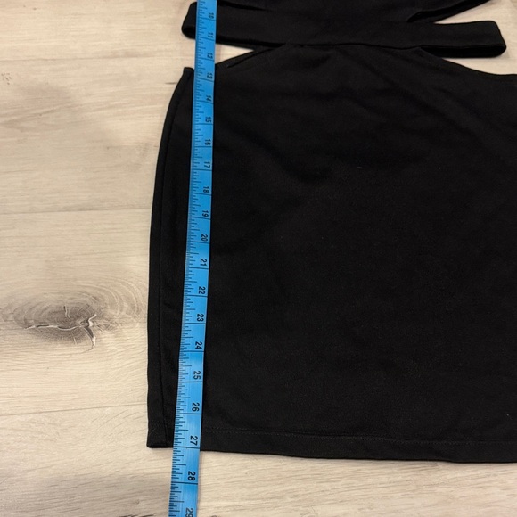 Society of Chic NWT Black Cut-Out Mini Dress, runs small size 2 or 4 check pics. - Picture 8 of 11